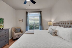 2 bedrooms, desk, iron/ironing board, WiFi
