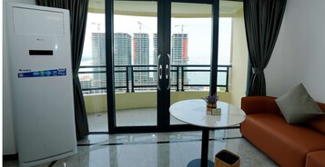 Family Suite, Balcony, Ocean View | Living area | 42-inch LCD TV with digital channels