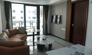 Executive Suite, Balcony, City View | Down duvets, pillow-top beds, individually decorated - Golden Seagulls Hotel (Parañaque)