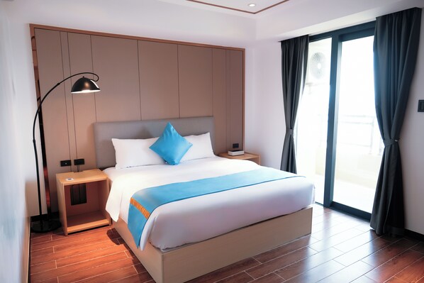 Family Suite, Balcony, Ocean View | Down duvets, pillow-top beds, individually decorated - Golden Seagulls Hotel (Parañaque)