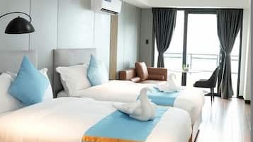Comfort-huone, parveke, valtamerinäköala | 1 makuuhuone, untuvapeitot, pillowtop-patjalliset sängyt