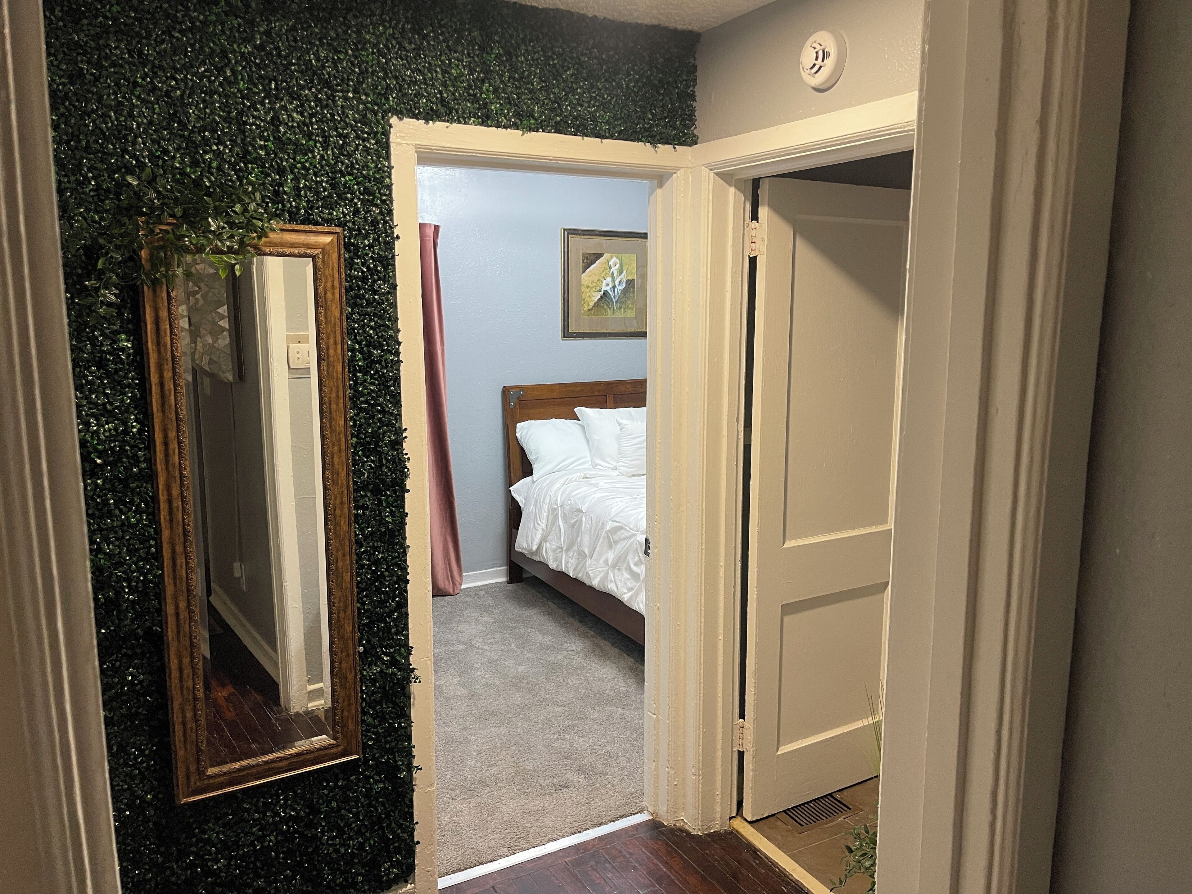 2 slaapkamers, een strijkplank/strijkijzer, wifi, beddengoed