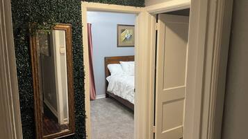 2 soverom, strykejern/-brett, wi-fi og sengetøy