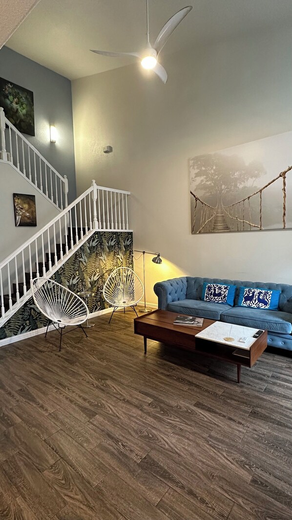 Smart-TV, Bücher, Computerbildschirme