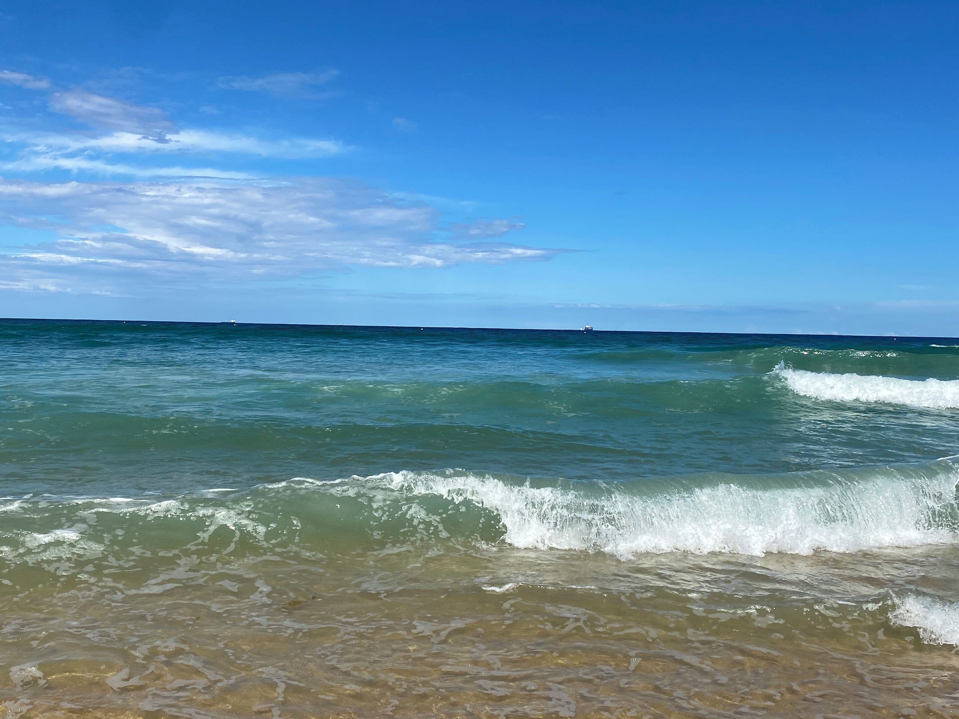 Ubicación a pie de playa, tumbonas y toallas de playa