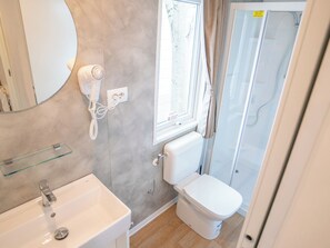 Bathroom - Vacation home Eden by Interhome (San Felice del Benaco)
