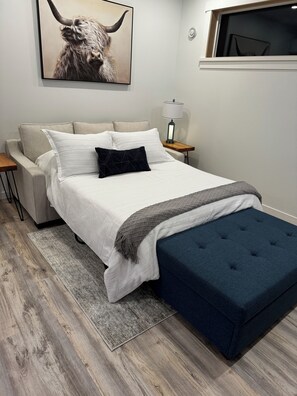 1 dormitorio, escritorio, tabla de planchar con plancha y wifi gratis