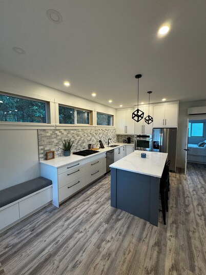 Unwind in the chic Highlands retreat surrounded by nature and amazing hiking