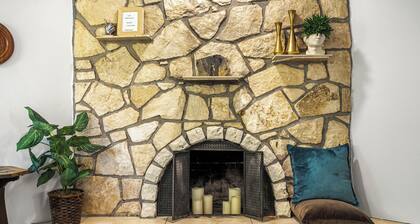 2428M-KingBed/3BR/Sleep8/Quiet/MainFL/Family/FullKitchen