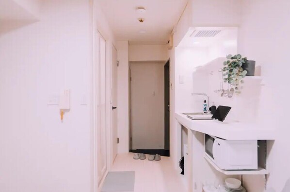 Apartment, 1 Bedroom, Non Smoking | 1 bedroom, desk, iron/ironing board