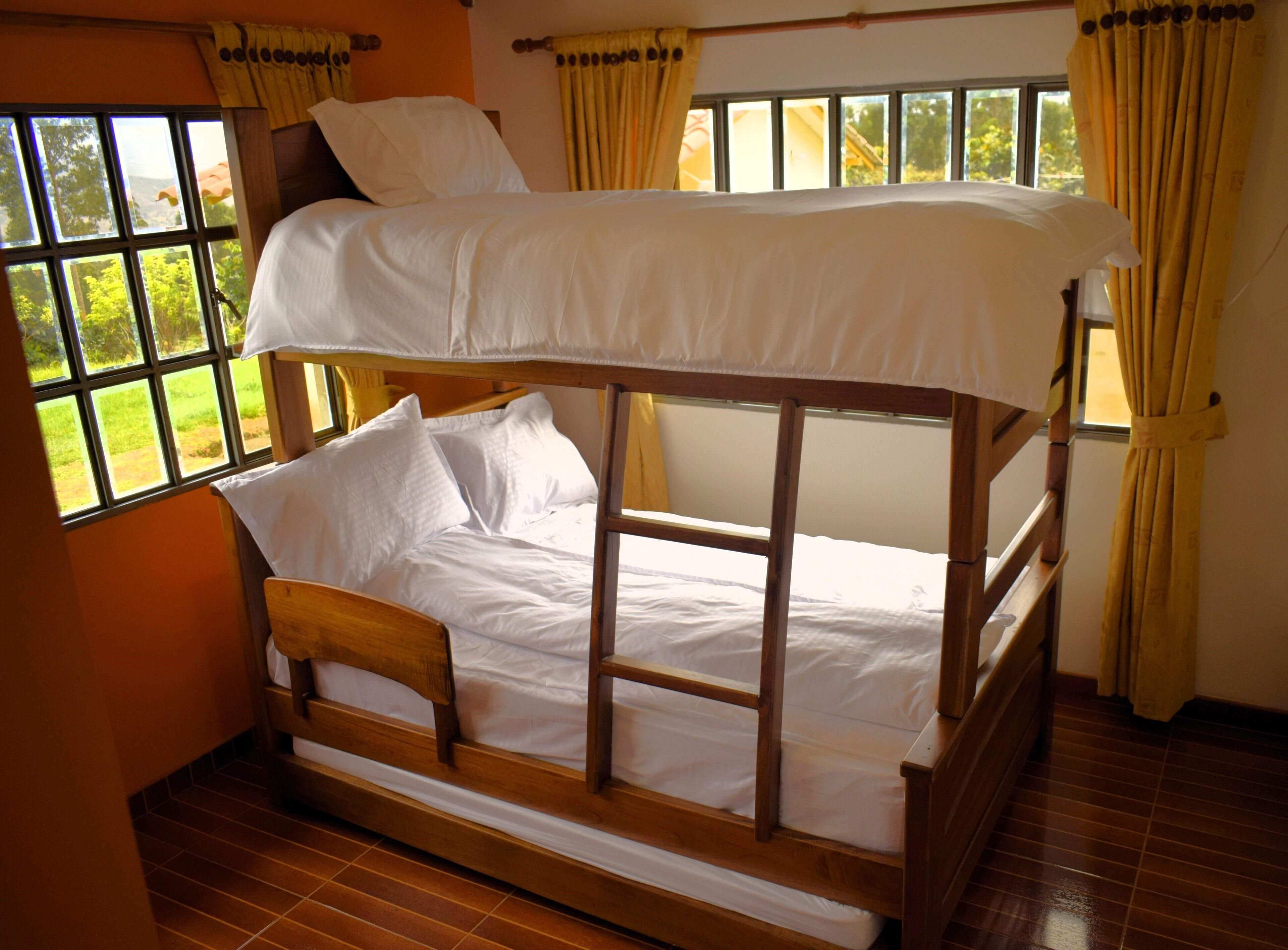 4 habitaciones, wifi y ropa de cama 