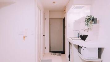 Apartment, 1 Bedroom, Non Smoking | 1 bedroom, desk, iron/ironing board, free WiFi