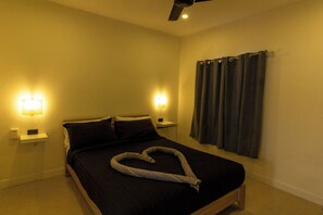 Room | 1 bedroom, in-room safe, free WiFi