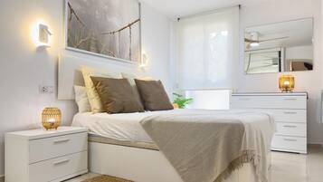 2 Schlafzimmer, BĂŒgeleisen/BĂŒgelbrett, Internetzugang, BettwĂ€sche