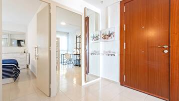 2 habitaciones, tabla de planchar con plancha y acceso a internet