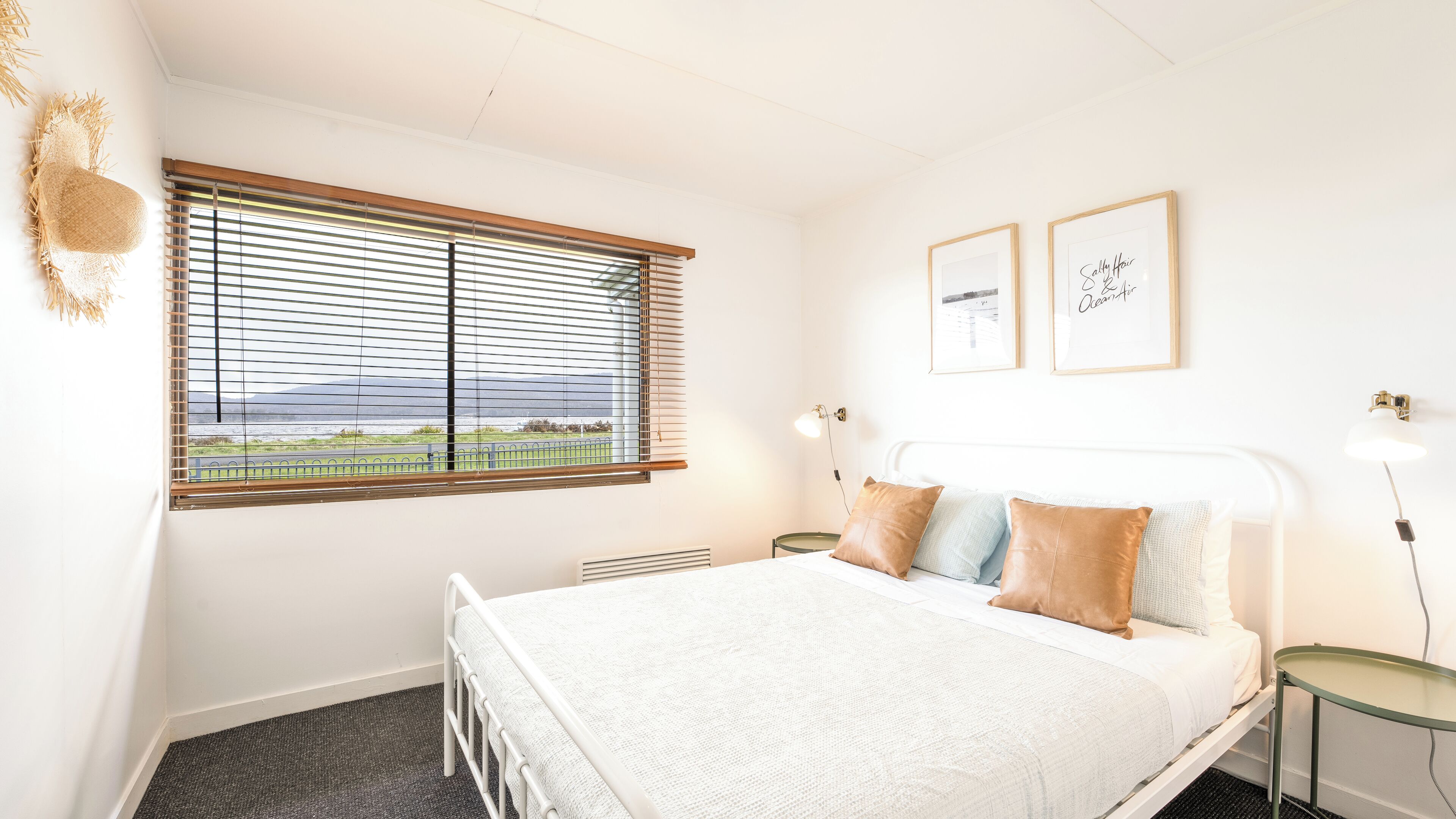 3 bedrooms, travel crib, WiFi, bed sheets