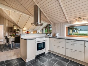 Geladeira, micro-ondas, lava-louças