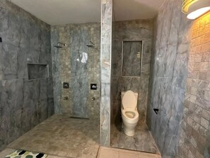 Toallas y papel de baño 