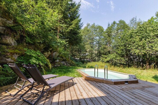 Outdoor spa tub - Loft Bellevue Remonté | Centre | Piscine | Parking (Les Houches)