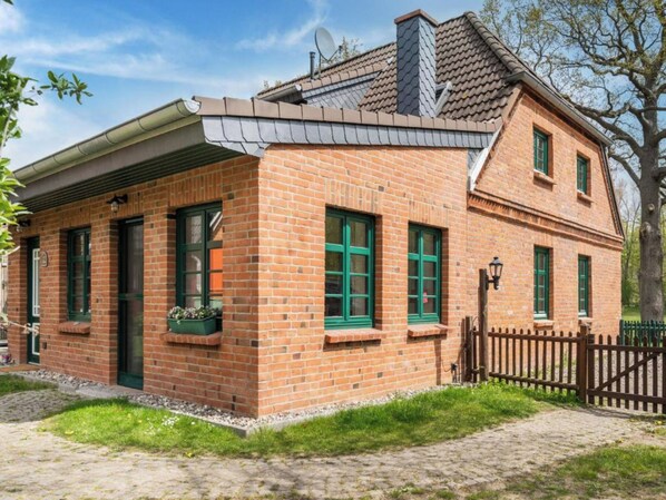 Exterior - Beautiful home in a green, quiet surrounding (Zierow)
