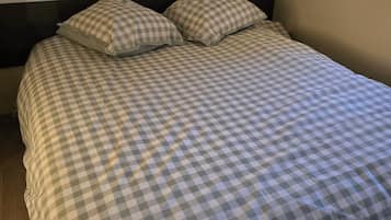 2 bedrooms, bed sheets