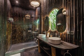 Dome Villa | Bathroom | Separate tub and shower, towels, soap, shampoo