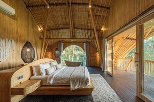 Dome Villa | Premium bedding, pillowtop beds, minibar, desk