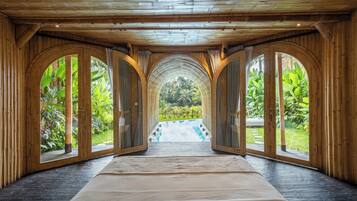 Arch Villa | Garden view