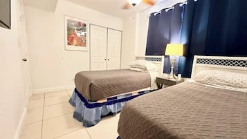 2 slaapkamers, een strijkplank/strijkijzer, gratis wifi, beddengoed