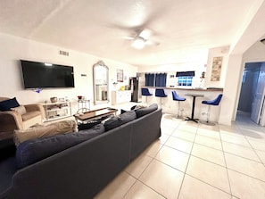 Smart TV, books, stereo