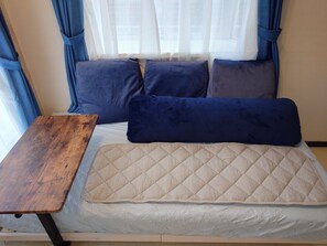 1 habitación, escritorio, wifi gratis y ropa de cama
