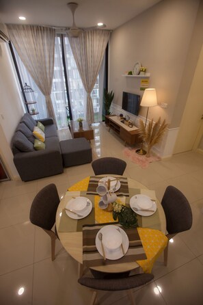 Classic Apartment, Balcony, Garden View | Living area