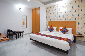 Egyptian cotton sheets, premium bedding, in-room safe, bed sheets - Fabhotel Prime Culture (Noida)