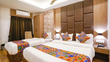 Egyptian cotton sheets, premium bedding, in-room safe, soundproofing