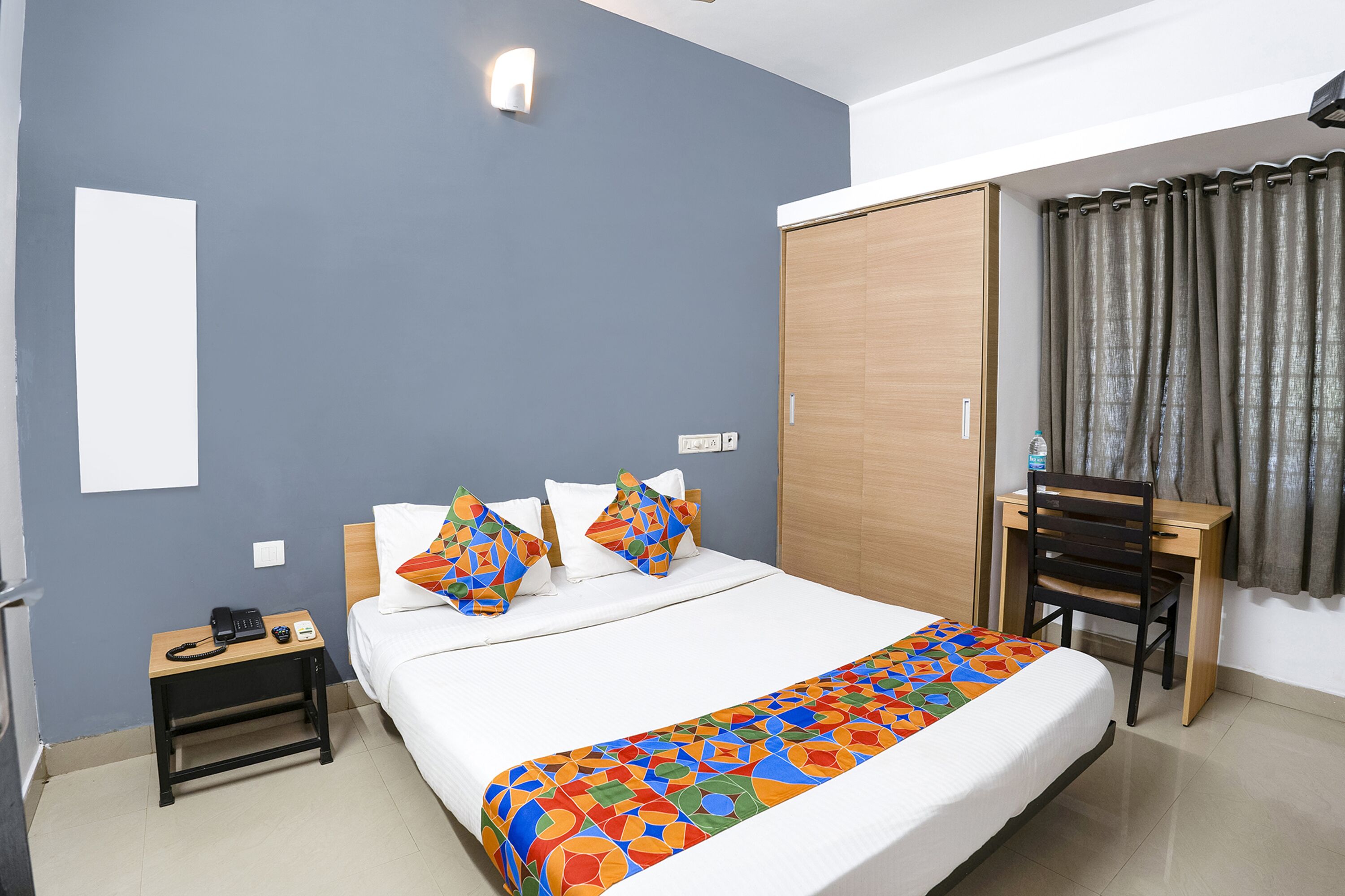 Egyptian cotton sheets, premium bedding, in-room safe, free WiFi