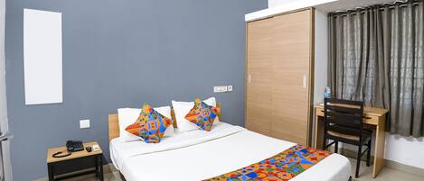 Egyptian cotton sheets, premium bedding, in-room safe, free WiFi