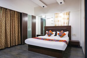 Deluxe Room | Egyptian cotton sheets, premium bedding, in-room safe, free WiFi
