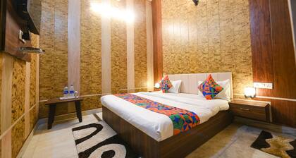Fabhotel The Grand Palace