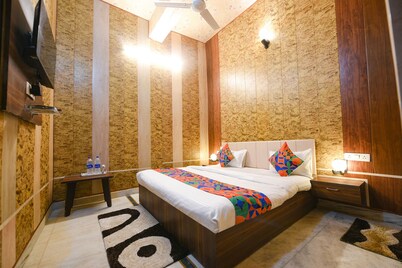 Fabhotel The Grand Palace