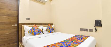 1 bedroom, Egyptian cotton sheets, premium bedding, in-room safe