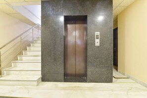 Lift - Fabhotel Pearl Square (Jaipur)