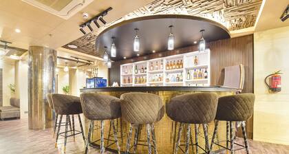 Fabhotel Pearl Square