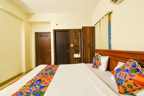 Egyptian cotton sheets, premium bedding, in-room safe, free WiFi