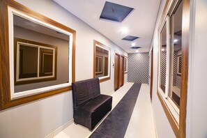 Lobby - Fabhotel Dream Inn (Bhopal)