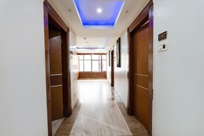 Lobby - Fabhotel Lailas County (Puducherry)