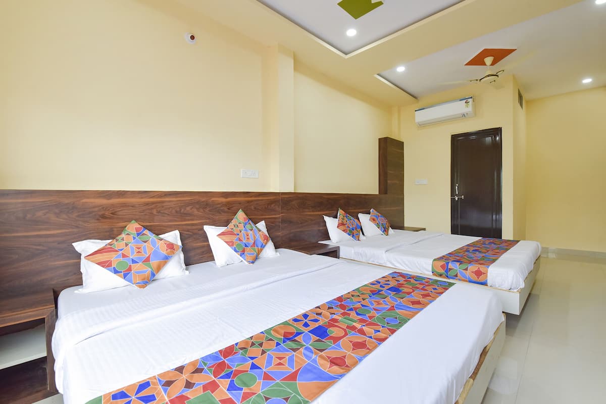 Egyptian cotton sheets, premium bedding, in-room safe, free WiFi