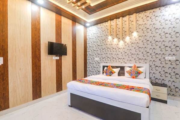 Egyptian cotton sheets, premium bedding, in-room safe, free WiFi
