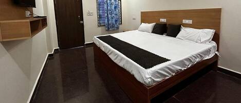 Phòng Deluxe | Bộ trải giường bằng vải cotton Ai Cập, bộ đồ giường cao cấp