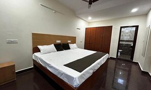 Deluxe kamer | Lakens van Egyptisch katoen, luxe beddengoed, een kluis op de kamer