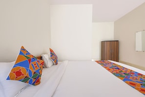 Egyptian cotton sheets, premium bedding, in-room safe, free WiFi